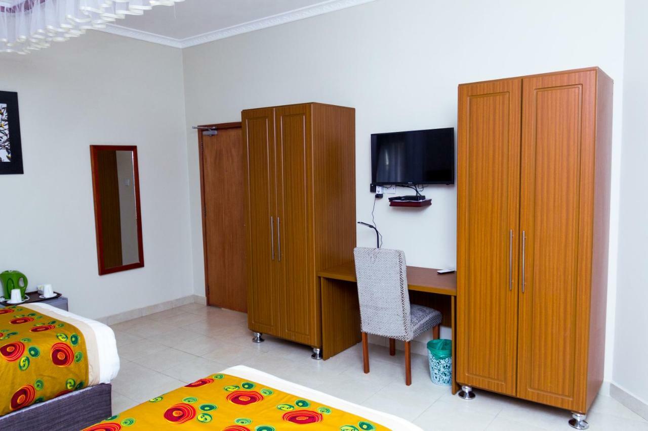 Akasu Bed And Breakfast คัมพาลา ภายนอก รูปภาพ