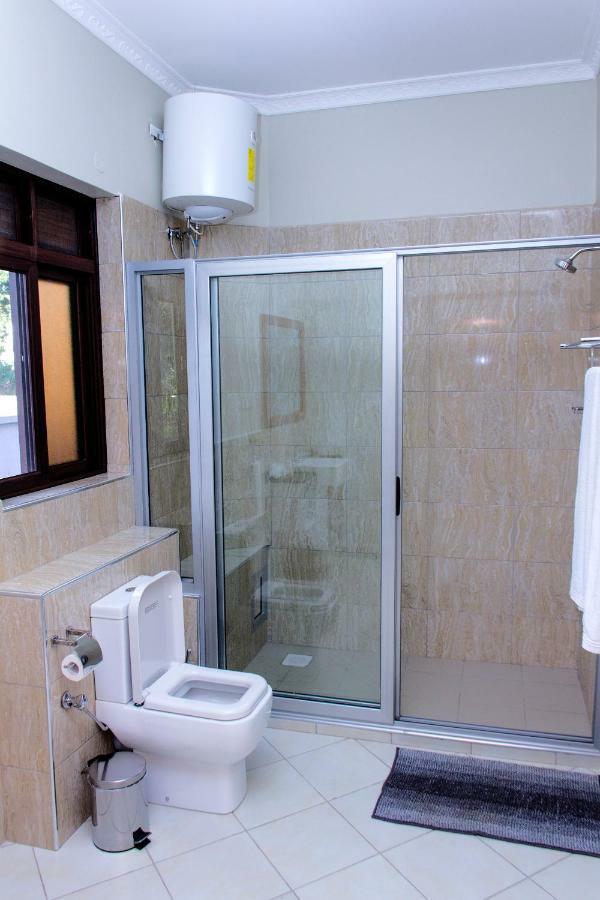 Akasu Bed And Breakfast คัมพาลา ภายนอก รูปภาพ